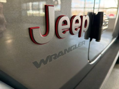 Used 2021 Jeep Wrangler Rubicon image 13