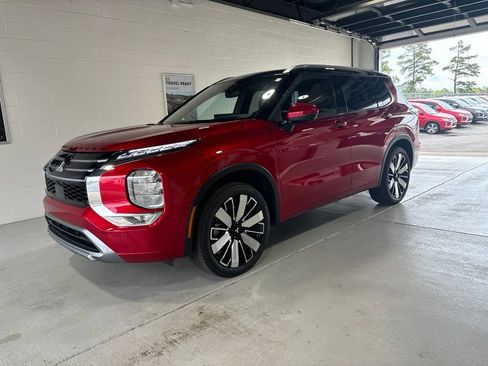Used 2025 Mitsubishi Outlander SEL FWD image 1