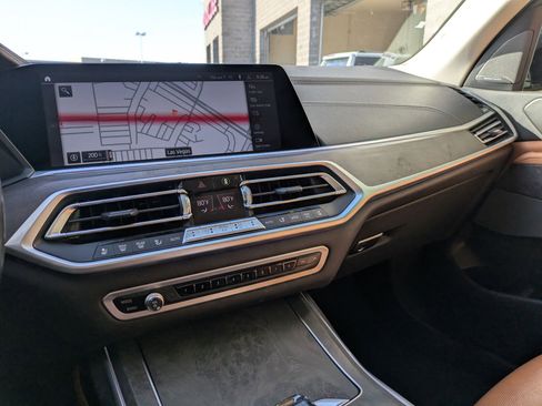 Used 2020 BMW X7 xDrive40i w/ Premium Package image 16