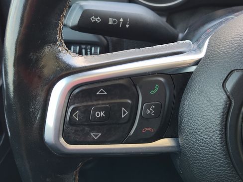 Used 2020 Jeep Gladiator Overland AWD/4WD image 29