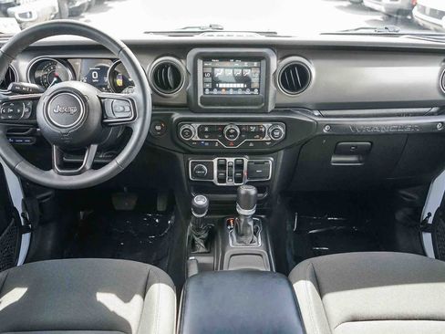 Used 2023 Jeep Wrangler Unlimited w/ Convenience Group AWD/4WD image 10