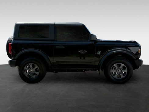 Used 2025 Ford Bronco 2-Door AWD/4WD image 4
