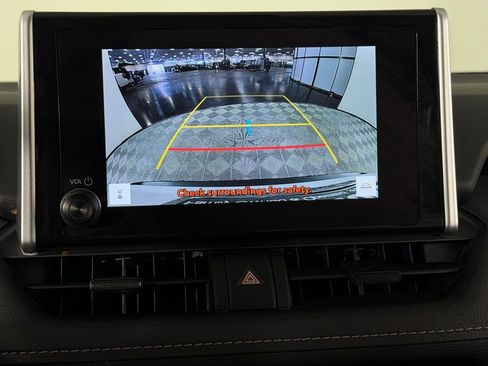 Used 2025 Toyota RAV4 XLE image 17