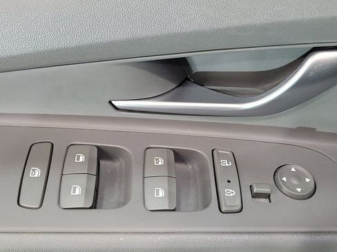 Used 2023 Hyundai Elantra SEL image 27