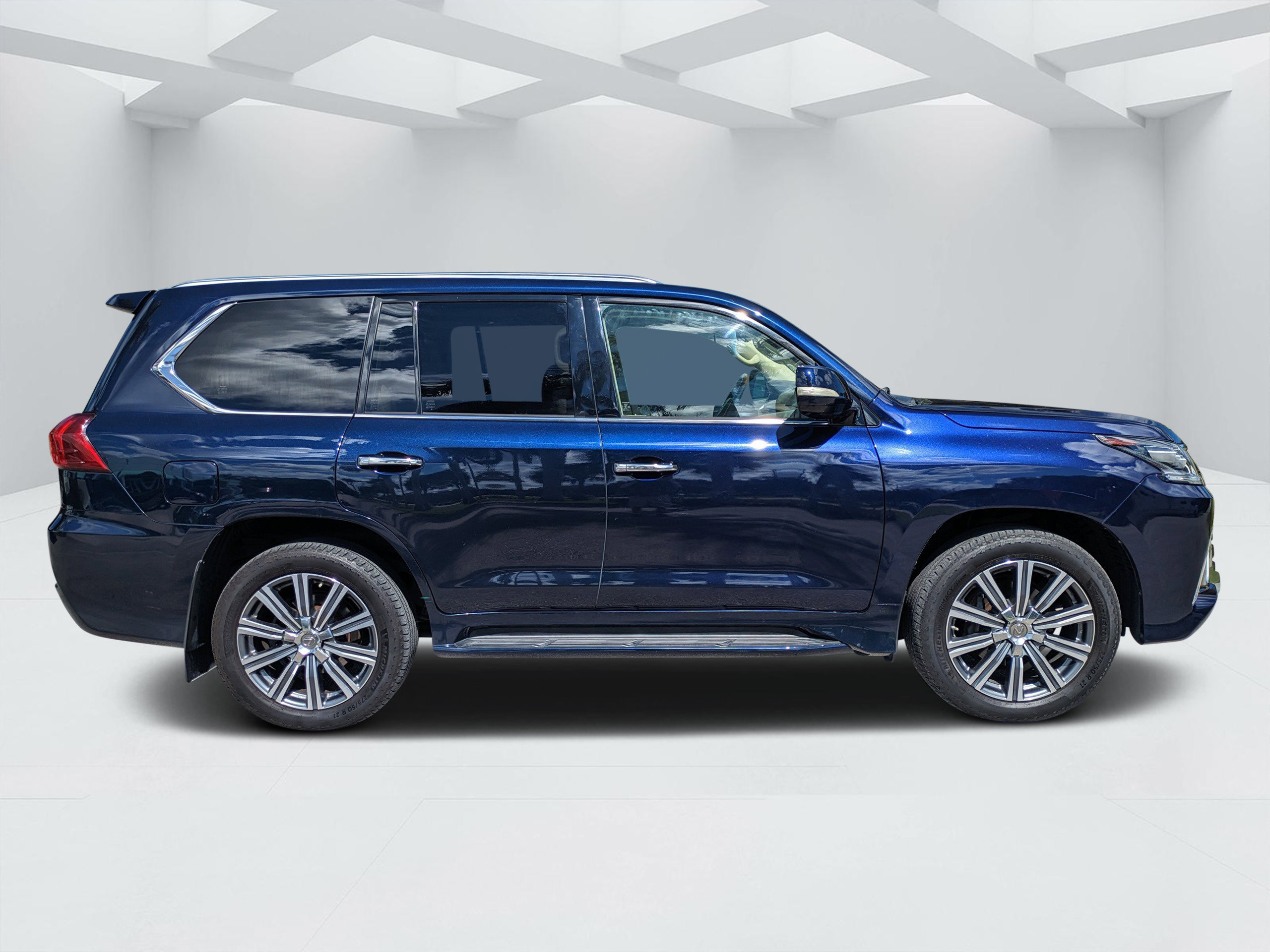 Used 2017 Lexus LX 570 4WD w/ Luxury Package image 2