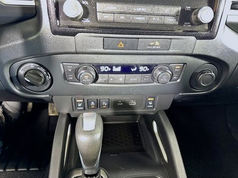 Used 2022 Nissan Frontier SV image 13