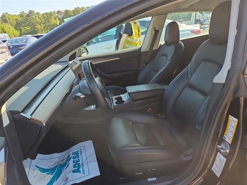 Used 2021 Tesla Model 3 Standard Range Plus RWD image 6