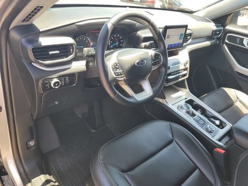 Certified 2023 Ford Explorer XLT w/ Equipment Group 202A AWD/4WD image 9