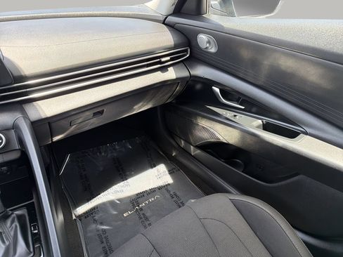 Used 2023 Hyundai Elantra SE FWD image 15