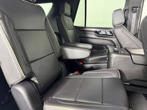 Used 2025 Chevrolet Tahoe Premier AWD/4WD image 32