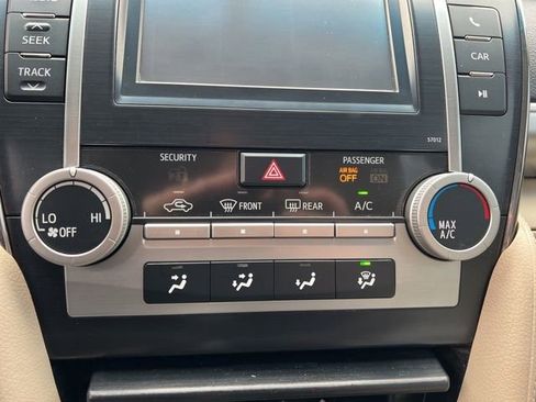 Used 2012 Toyota Camry LE image 19