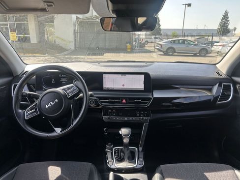 Used 2025 Kia Seltos S image 34