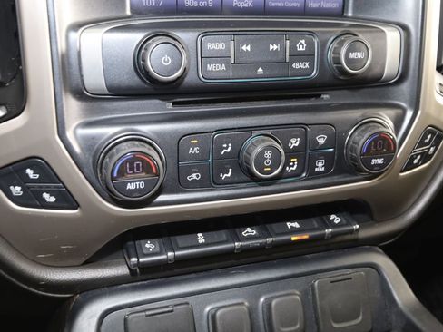 Used 2016 GMC Sierra 2500 Denali w/ Suspension Package, Off-Road AWD/4WD image 29