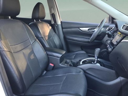 Used 2016 Nissan Rogue SL w/ SL Premium Package image 15