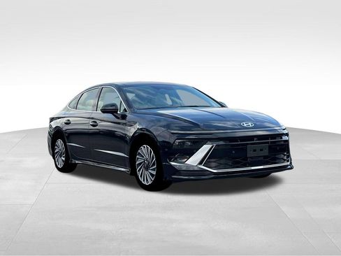 Used 2025 Hyundai Sonata Limited image 12