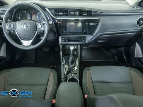 Used 2018 Toyota Corolla LE FWD image 29