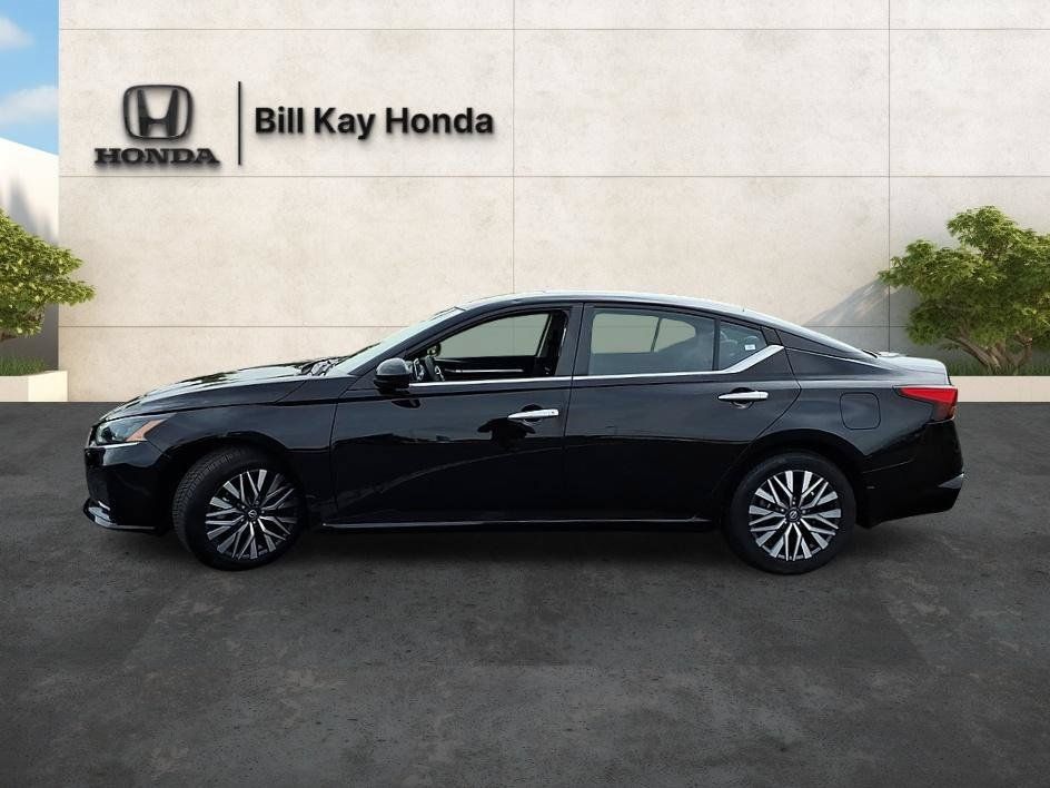 Used 2023 Nissan Altima 2.5 SV FWD image 7