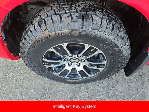 Used 2021 Nissan Titan SV w/ SV Convenience Package image 11