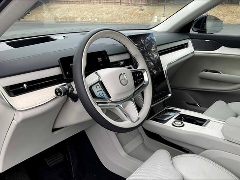 New 2025 Volvo EX90 Ultra image 7