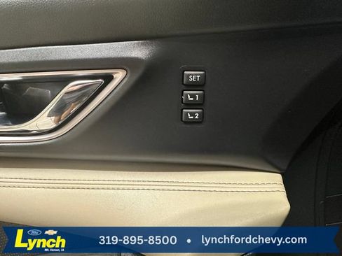 Used 2022 Subaru Ascent Limited w/ Technology Package AWD/4WD image 8