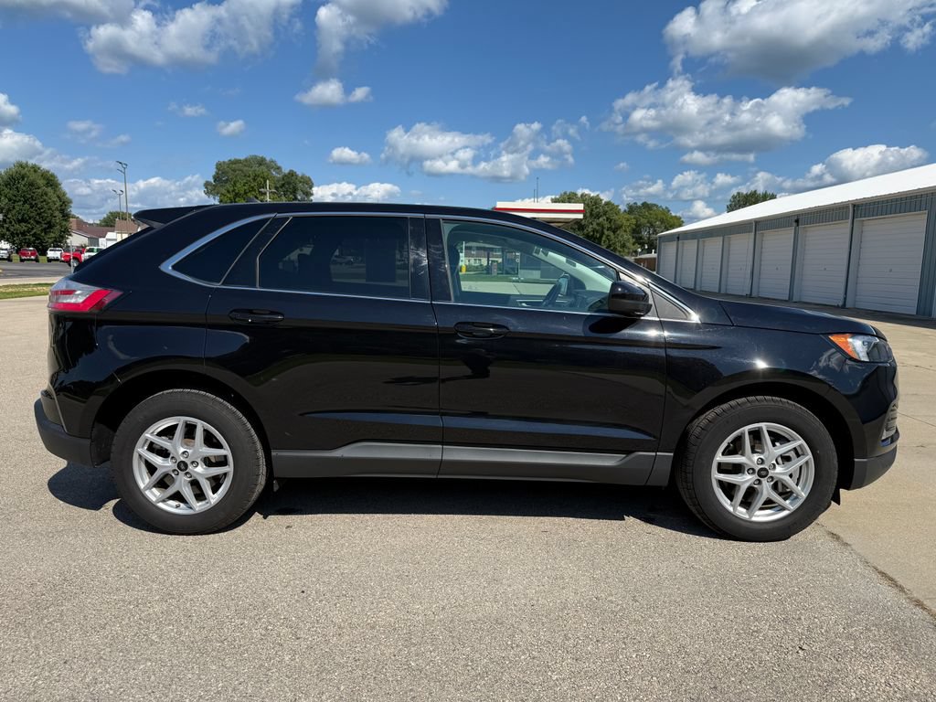 Used 2024 Ford Edge SEL w/ Convenience Package AWD/4WD image 4