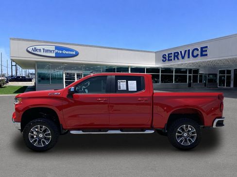 Used 2022 Chevrolet Silverado 1500 LT w/ Z71 Off-Road Package AWD/4WD image 5