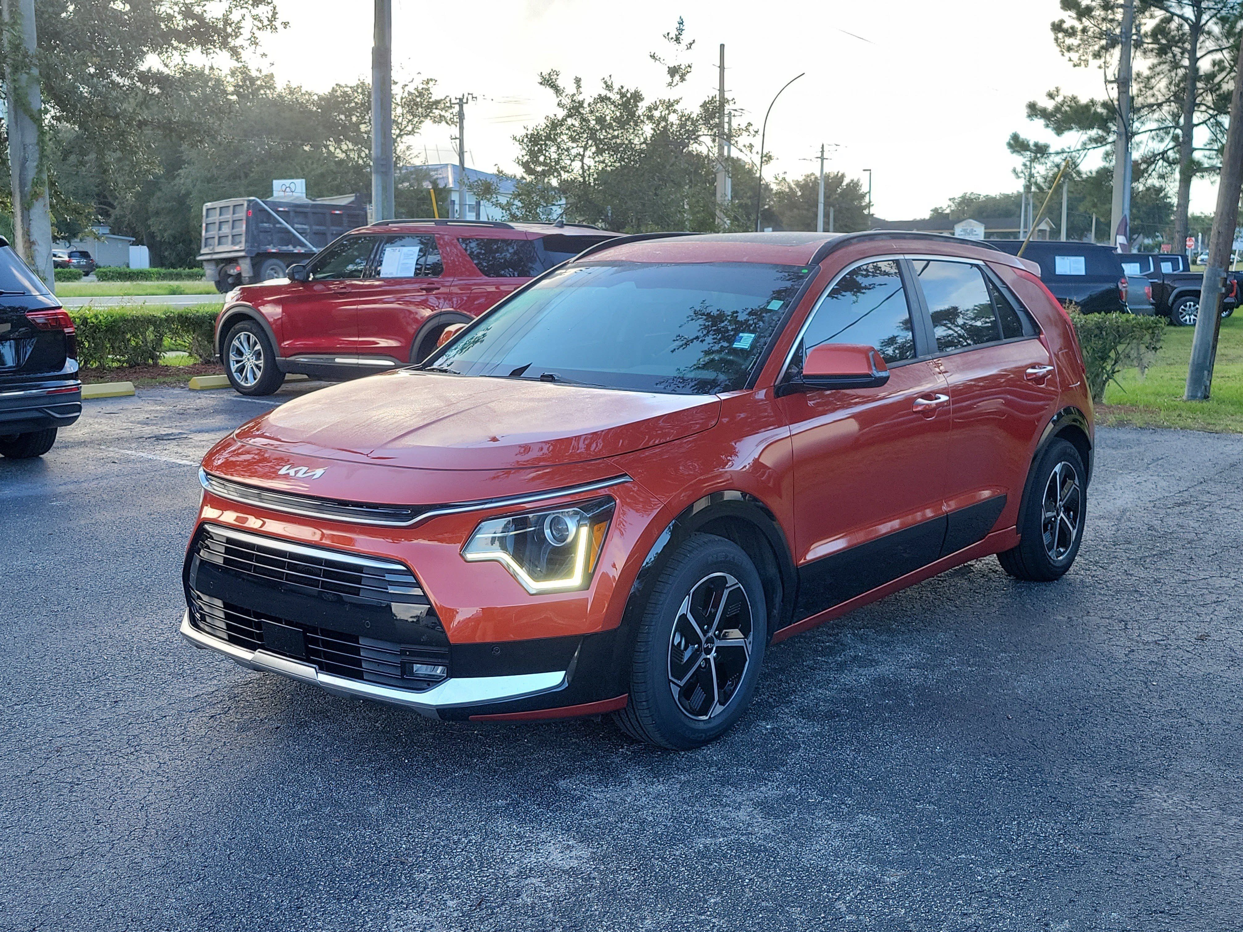 Certified 2023 Kia Niro FWD image 3