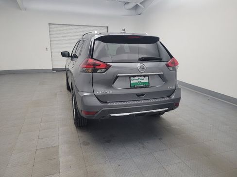 Used 2018 Nissan Rogue SV AWD/4WD image 6