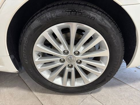 Used 2014 Toyota Avalon Limited w/ Technology Package image 11