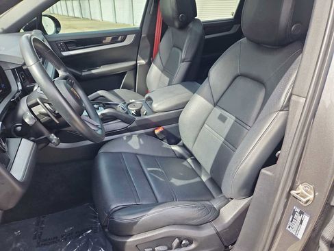 Certified 2024 Porsche Cayenne image 16