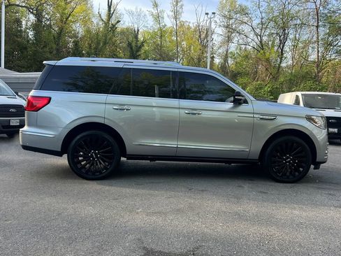 Certified 2021 Lincoln Navigator Reserve w/ Luxury Package AWD/4WD image 8
