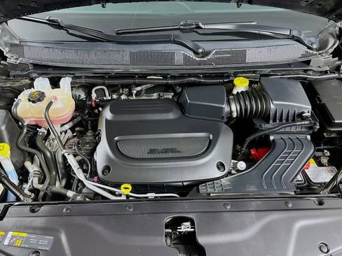 Used 2024 Chrysler Pacifica Limited w/ S Appearance Package FWD image 31