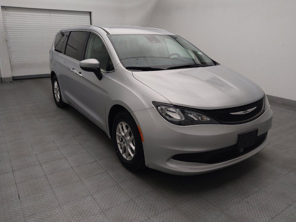 Used 2023 Chrysler Voyager LX FWD image 13