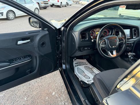 Used 2017 Dodge Charger R/T image 11