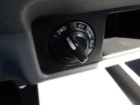 Used 2007 Nissan Frontier SE w/ Power Pkg AWD/4WD image 18
