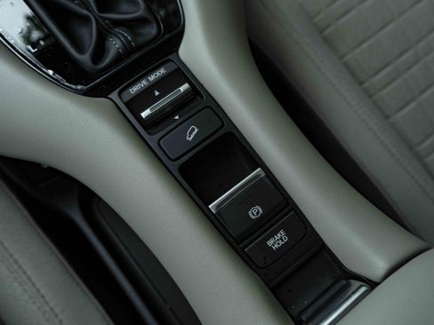 Used 2026 Honda HR-V LX image 28