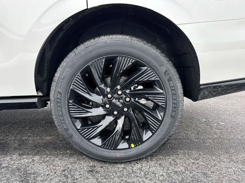 New 2026 Lincoln Navigator Reserve w/ Jet Appearance Package AWD/4WD image 28