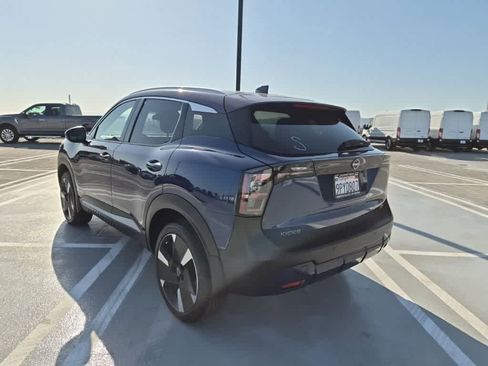 Used 2025 Nissan Kicks SR FWD image 8