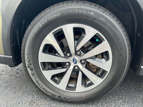 Used 2024 Subaru Outback Premium image 9