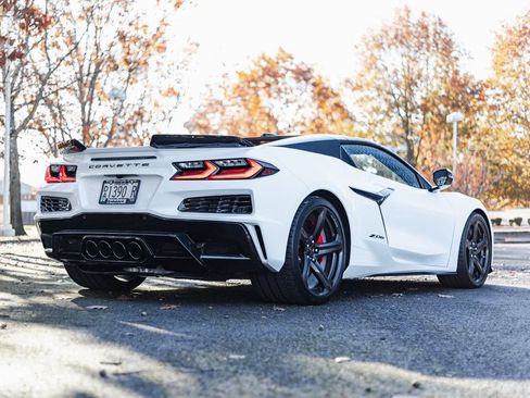 Used 2024 Chevrolet Corvette Z06 w/ Stealth Interior Trim Package RWD image 19