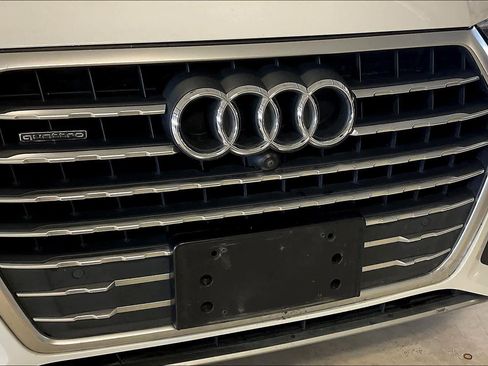 Used 2019 Audi Q7 3.0T Prestige w/ Prestige Package AWD/4WD image 30