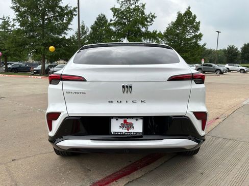 Used 2025 Buick Envista Sport Touring FWD image 7