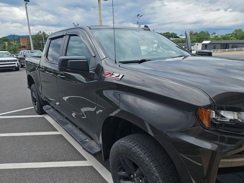 Used 2021 Chevrolet Silverado 1500 LT Trail Boss AWD/4WD image 2