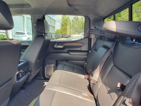 Used 2024 GMC Sierra 1500 Denali RWD image 11