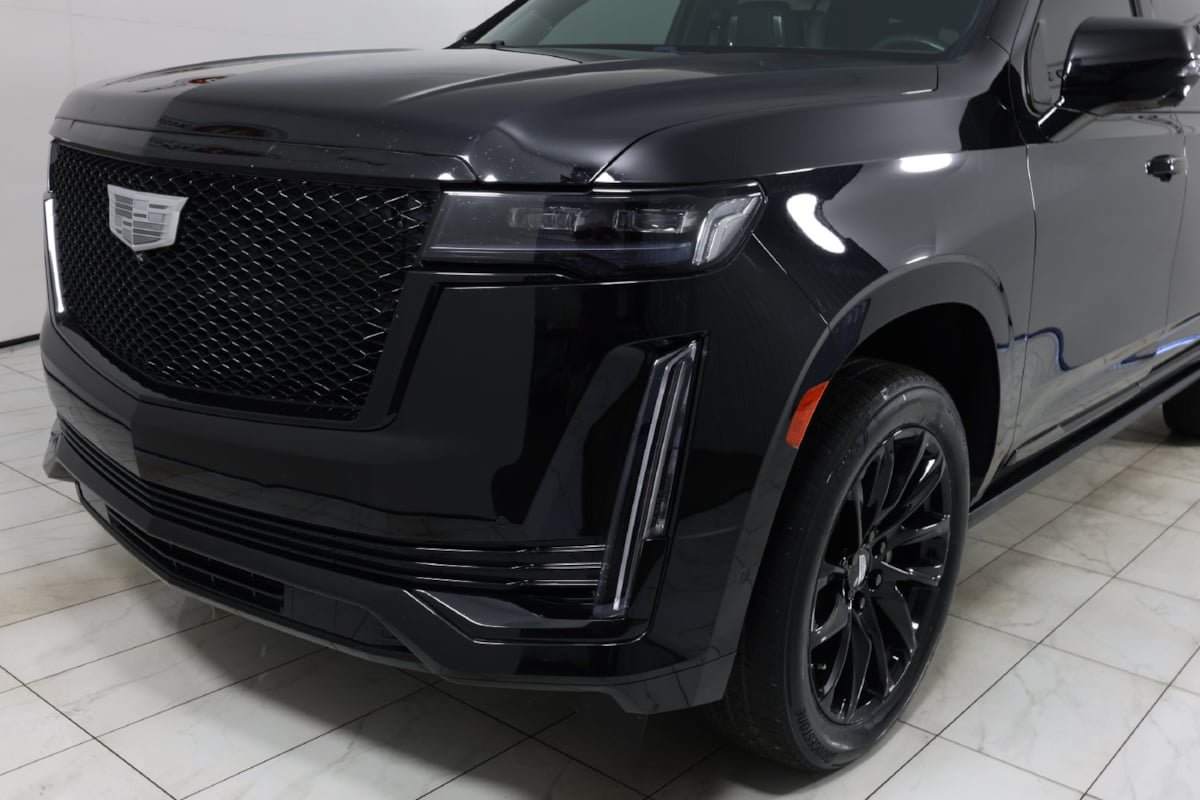 Used 2023 Cadillac Escalade ESV Sport Platinum w/ LPO, ONYX Package AWD/4WD image 52