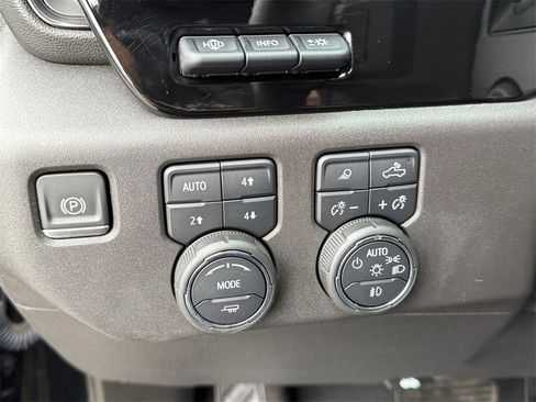 Used 2023 Chevrolet Silverado 1500 ZR2 w/ Technology Package image 23