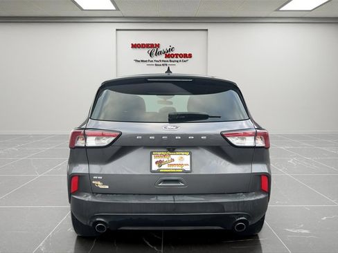 Used 2022 Ford Escape SE w/ SE Sport Appearance Package image 6
