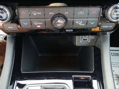 New 2026 Jeep Compass Limited image 24