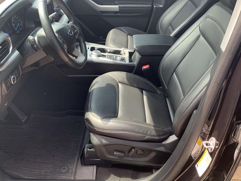 Used 2024 Ford Explorer XLT w/ Equipment Group 202A AWD/4WD image 20