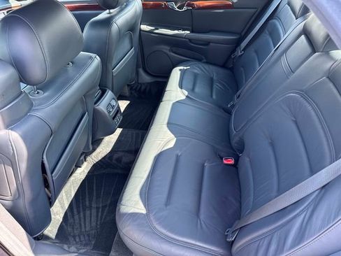Used 2000 Cadillac De Ville w/ Comfort/Convenience Pkg FWD image 12